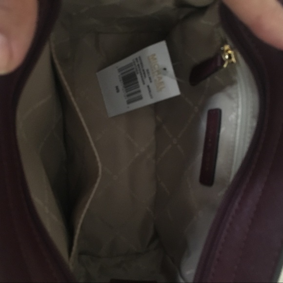 Last one✨Michael Kors medium Selma messenger bag - Picture 8 of 8